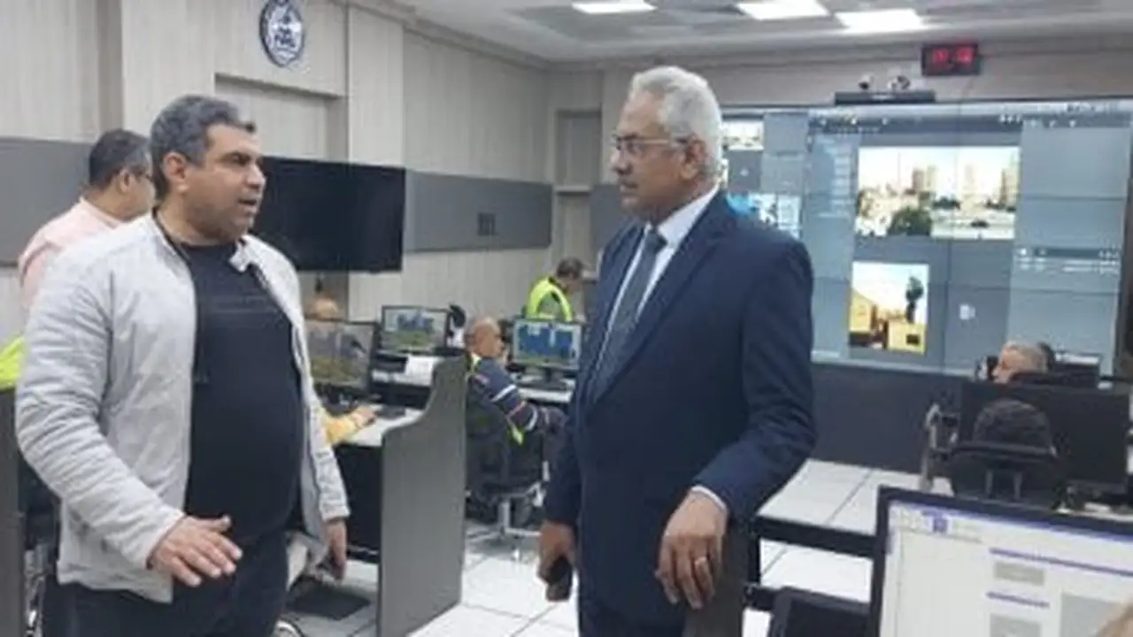 نائب محافظ سوهاج يتابع تطورات الأحوال الجوية ميدانياً من مركز السيطرة الموحد